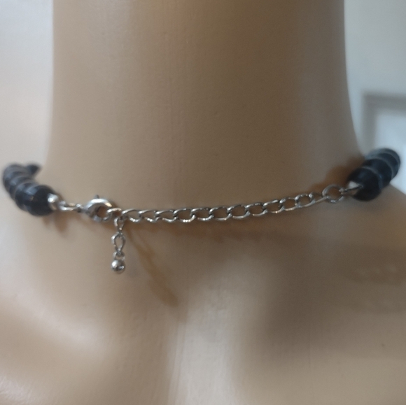 Women's black and clear beaded necklace - Picture 5 of 5